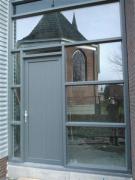 Deur met schrootpaneel, zij- en bovenlichten