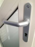 Standaard deurkruk bij achterdeur en voor de binnenzijde alle deuren