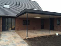 Carport met achterdeuren